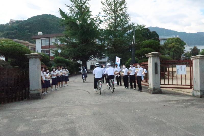 今日も元気なあいさつ